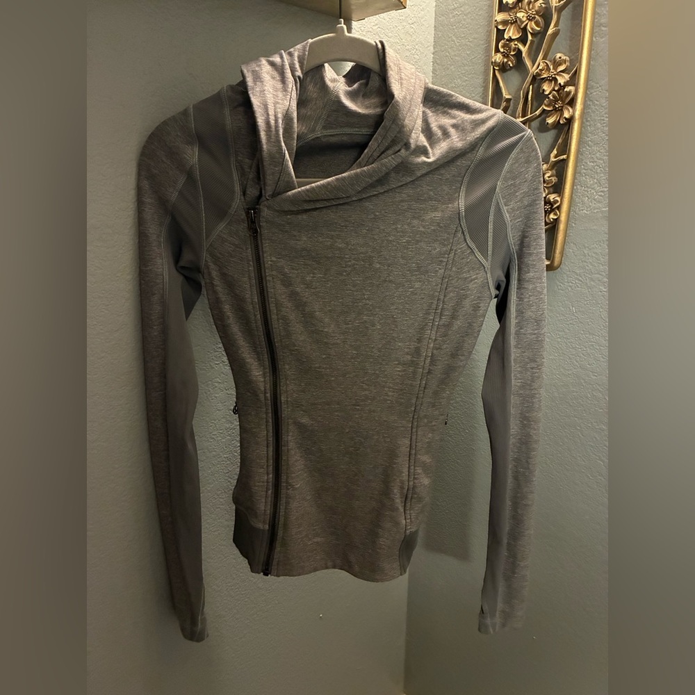 Lululemon Bhakti Yoga Asymmetrical Wrap Athleisure Zip Jacket Gray